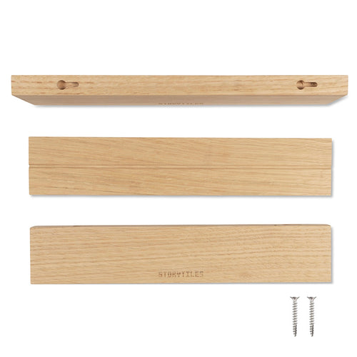 storytiles storyshelf s wandplank hout: deze houten wandplank maak je aan de muur. Erop zit een gleuf, zodat je er Storytiles op kan plaatsen. Er passen 3 StoryTiles maat S in, of  2 StoryTiles maat M