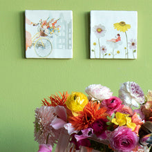 Afbeelding in Gallery-weergave laden, StoryTile - Surrounded by flowers
