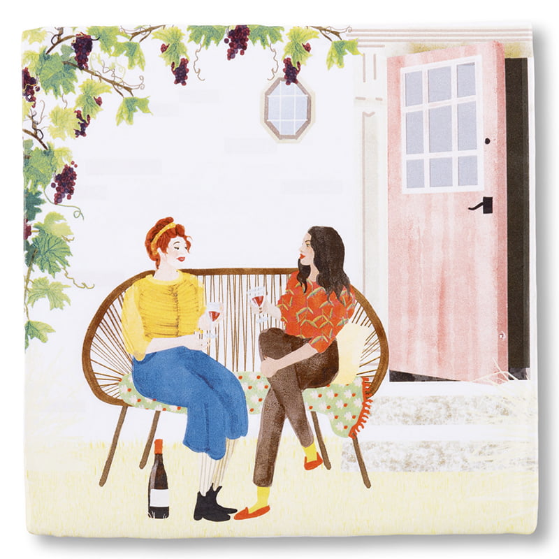 StoryTile Wine-o-clock. Samen wijn drinken. Twee vrouwen op een bankje die samen een glas rode wijn drinken onder een druivenrank. 